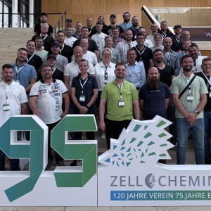 Gruppenfoto Meisterschüler und DHBW Studenten.jpg