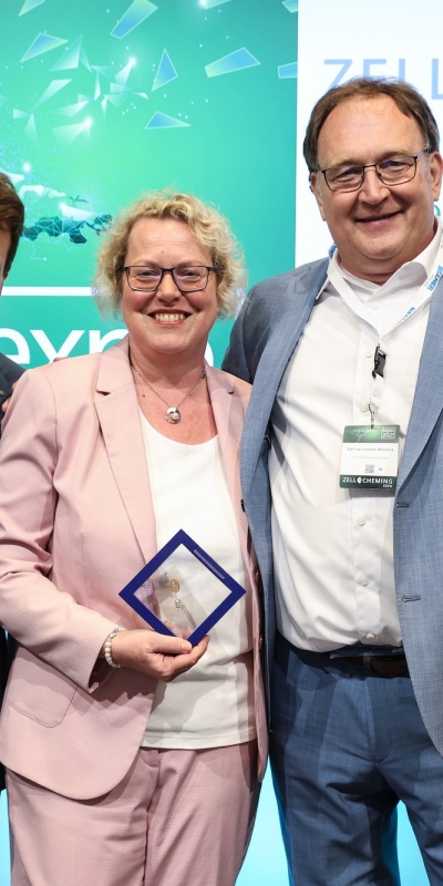 hanke, petra_goldene vereinsnadel.jpg